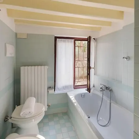 Walk On The Water ✧ 5 Minutes To Rialto Bridge Wenecja