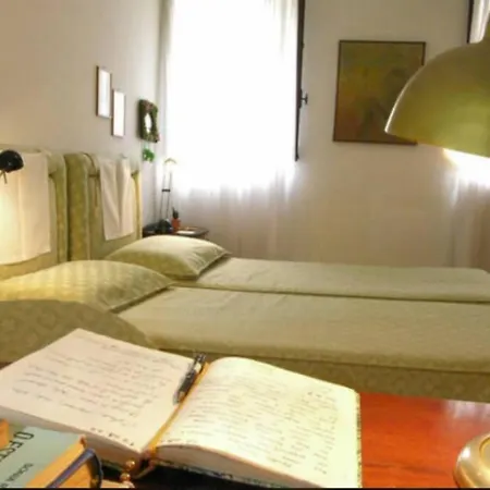 Walk On The Water ✧ 5 Minutes To Rialto Bridge Apartament Wenecja