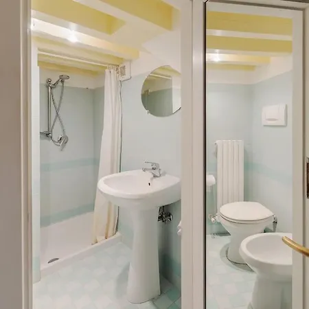 Walk On The Water ✧ 5 Minutes To Rialto Bridge